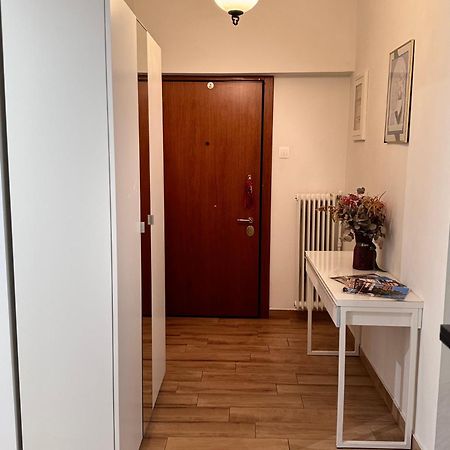 Modern Apartment In אתונה מראה חיצוני תמונה